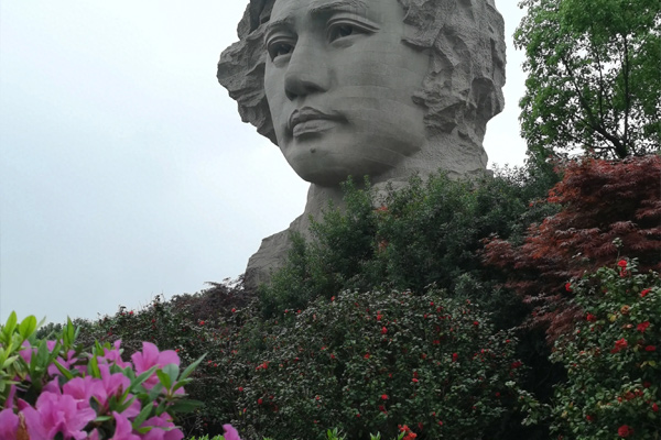 杭州公墓一览沁园春，纪念毛主席逝世四十七周年！